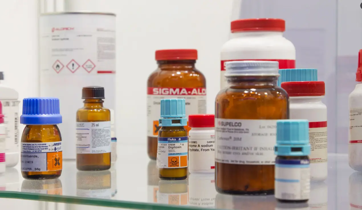 Labels for Small-Diameter Medical Containers2.webp